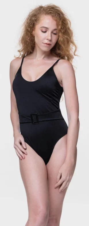 Lacné čierne dámske jednodielne menštruačné plavky s opaskom